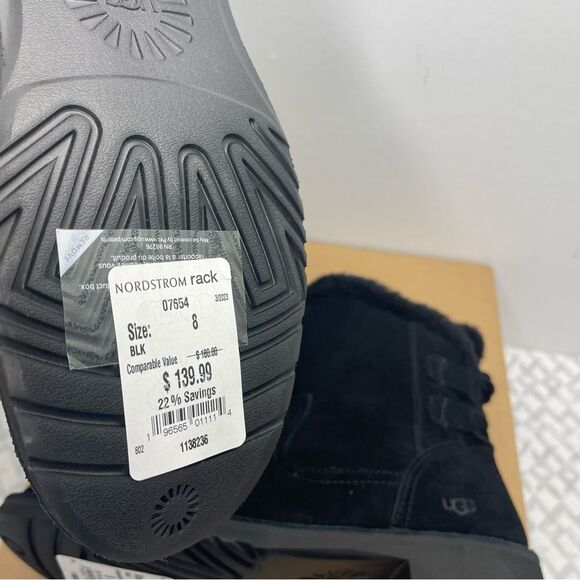 UGG Naiyah Size 8 Black Suede Leather Water repelling Short Winter Boots - Picture 5 of 7